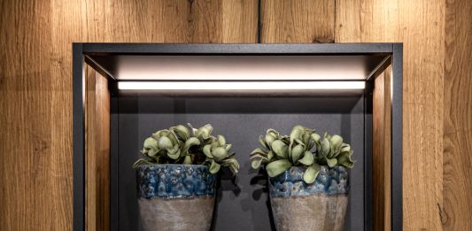 מדפי מתכת – הפתרון האידיאלי לאחסון ועיצוב