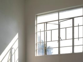 סגירת מרפסת בזכוכית – פתרון מושלם לכל בית