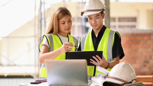 Credit Canva.com ביקורת מבנים